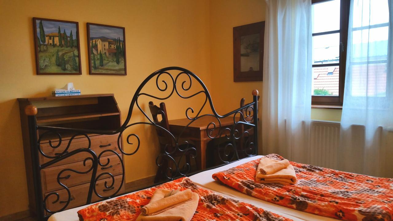 Penzion Merlin Cesky Krumlov Bagian luar foto